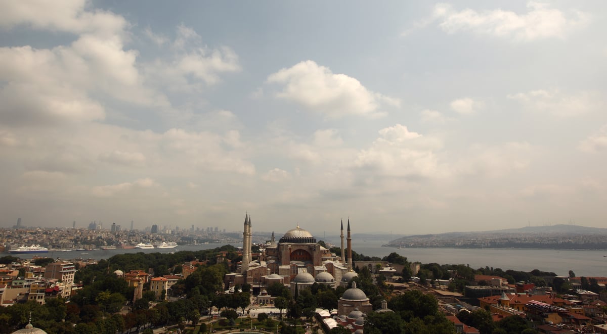 La france veut que sainte-sophie a istanbul reste "ouvert a tous"