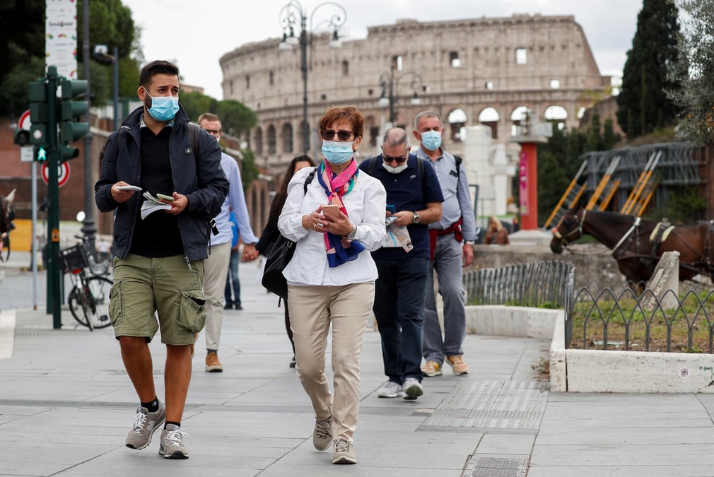 Coronavirus: le port du masque devient obligatoire a l'exterieur a rome