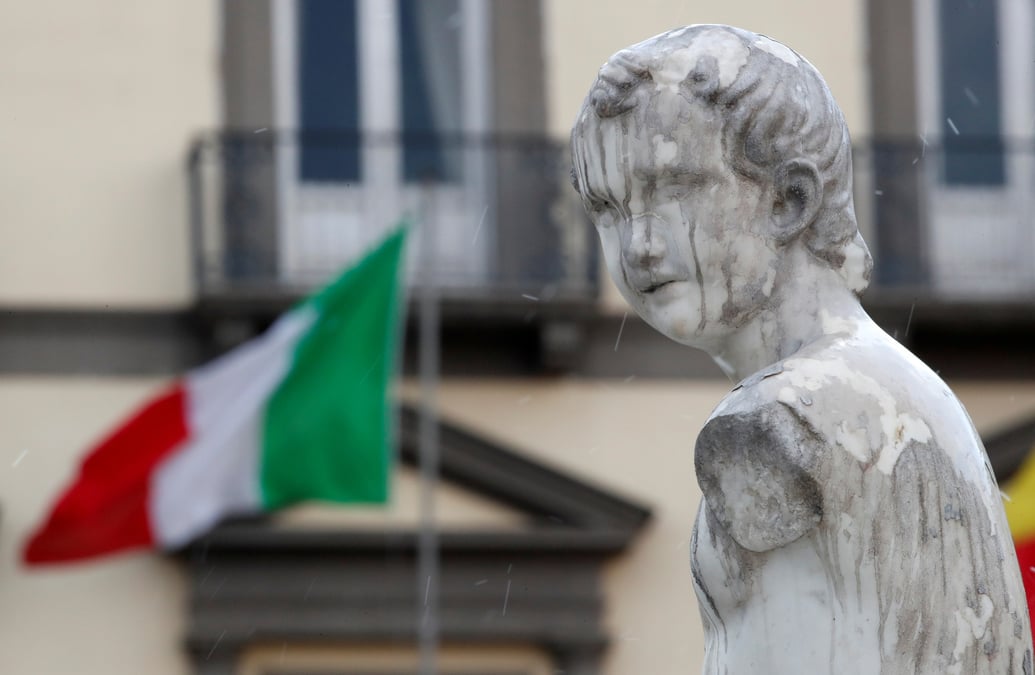 Vue sur une fontaine a naples