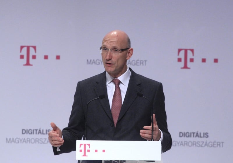 Le patron de deutsche telekom defend la performance de t-mobile us
