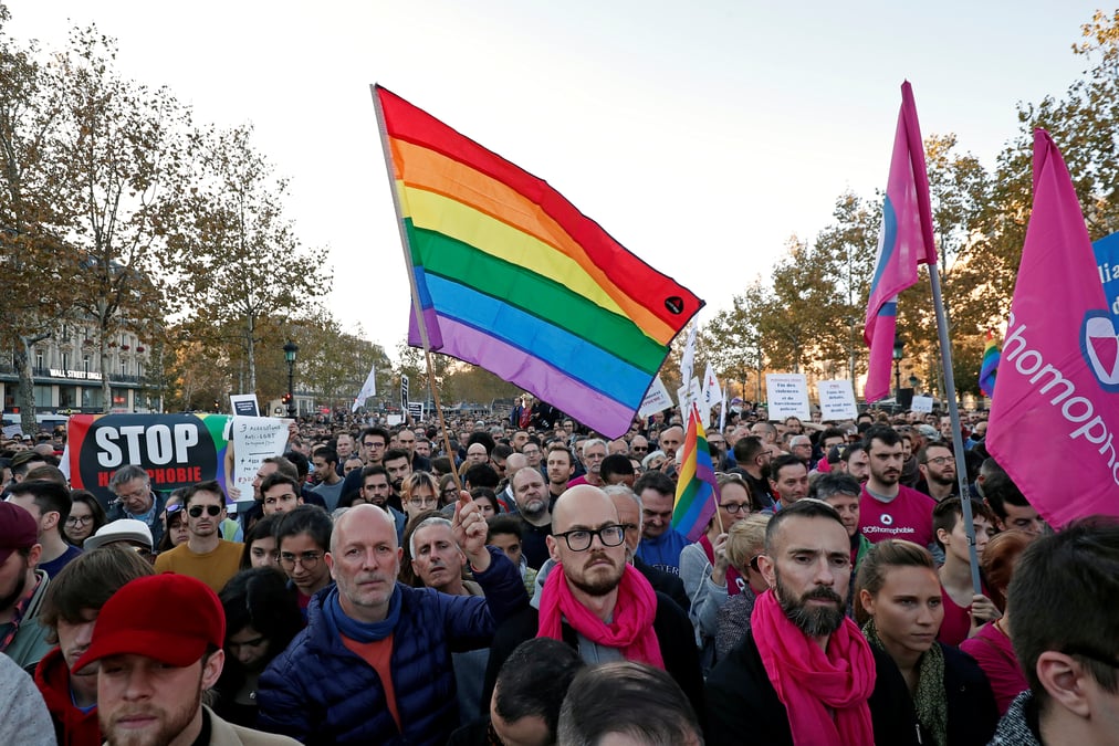 Environ 3.000 personnes rassemblees a paris contre l'homophobie