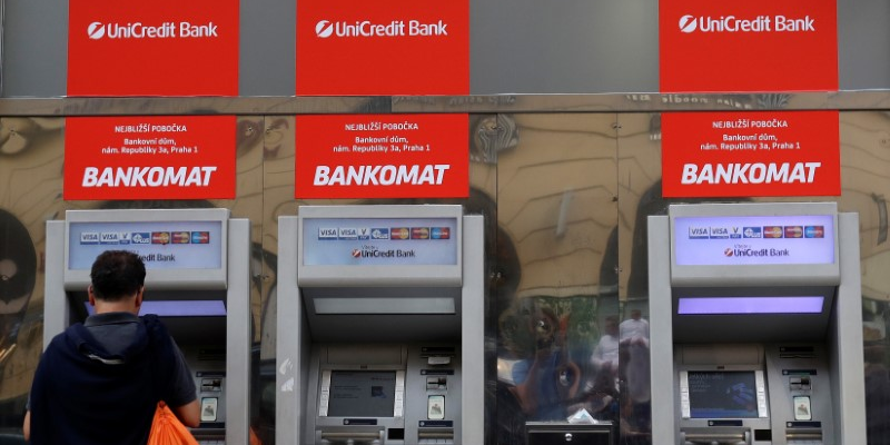 Unicredit: benefice net de 2,8 milliards d'euros au 3e trimestre grace a pioneer