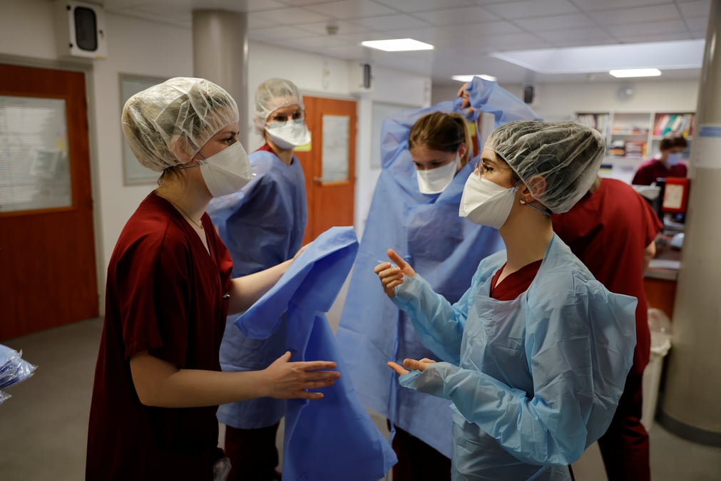 Coronavirus: la france compte 3.028 patients en reanimation