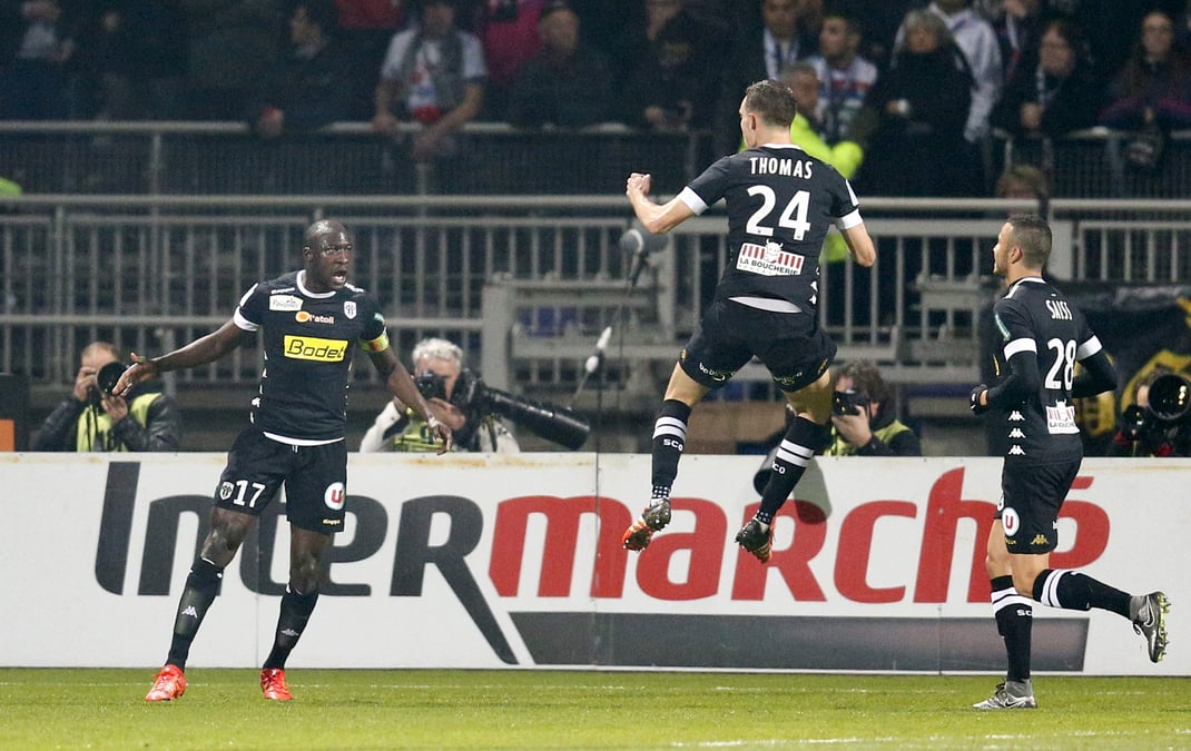 Angers fait couler monaco
