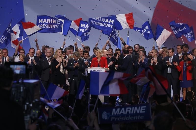 Immigration: le moratoire de le pen durerait "quelques semaines"