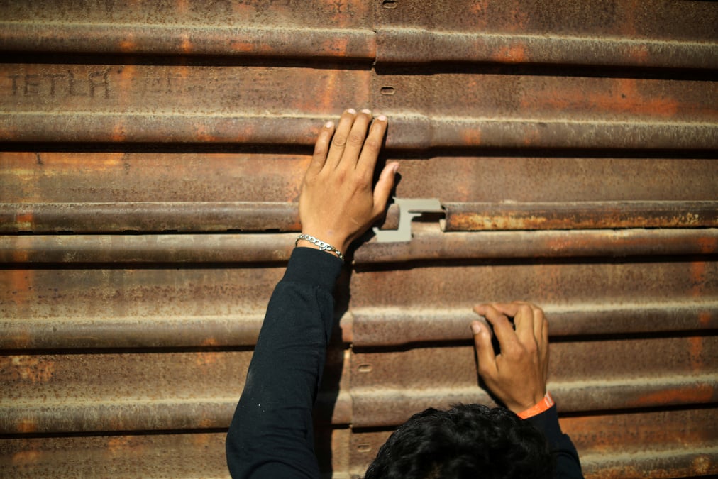 Usa: des fonds du pentagone reaffectes aux travaux du mur a la frontiere sud
