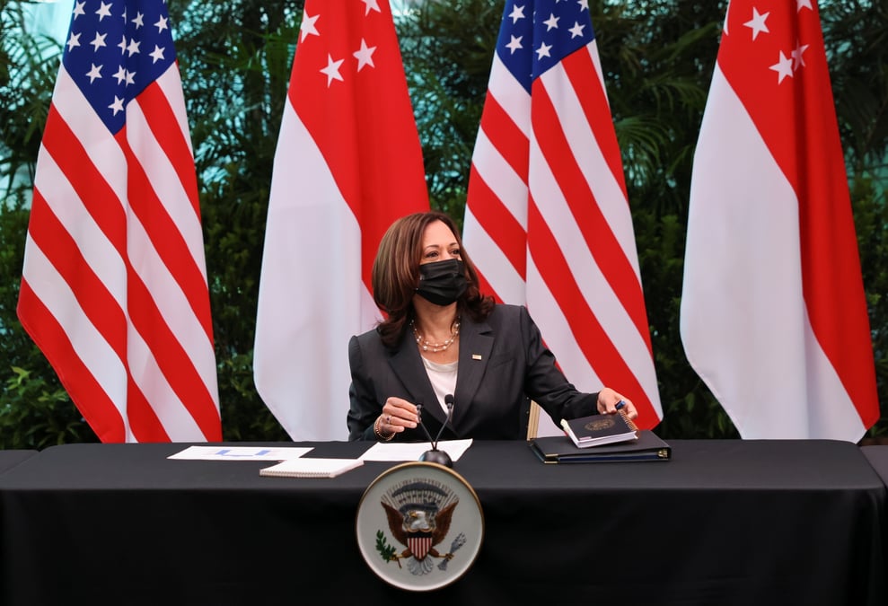 Pekin continue d'"intimider" en mer de chine meridionale, dit kamala harris