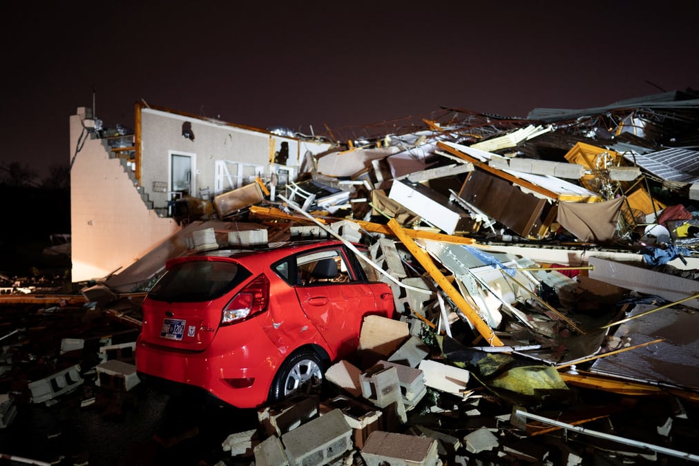 Degats provoques par le passage d'une tornade au tennessee