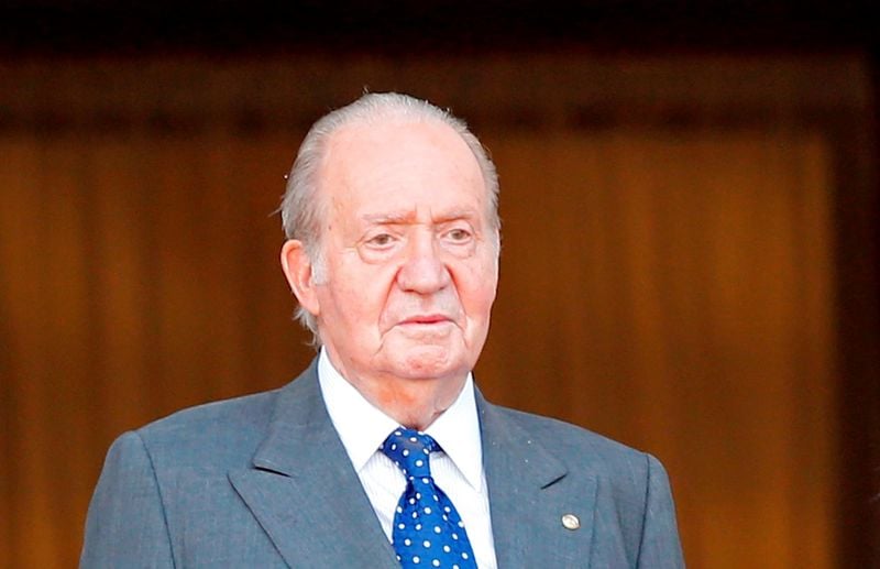 L'ex-roi d'espagne juan carlos echappe a une recherche en paternite