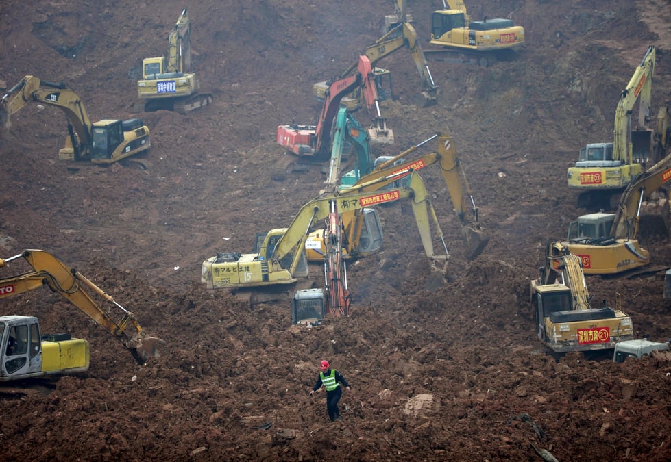 Un survivant retrouve dans la coulee de boue a shenzhen