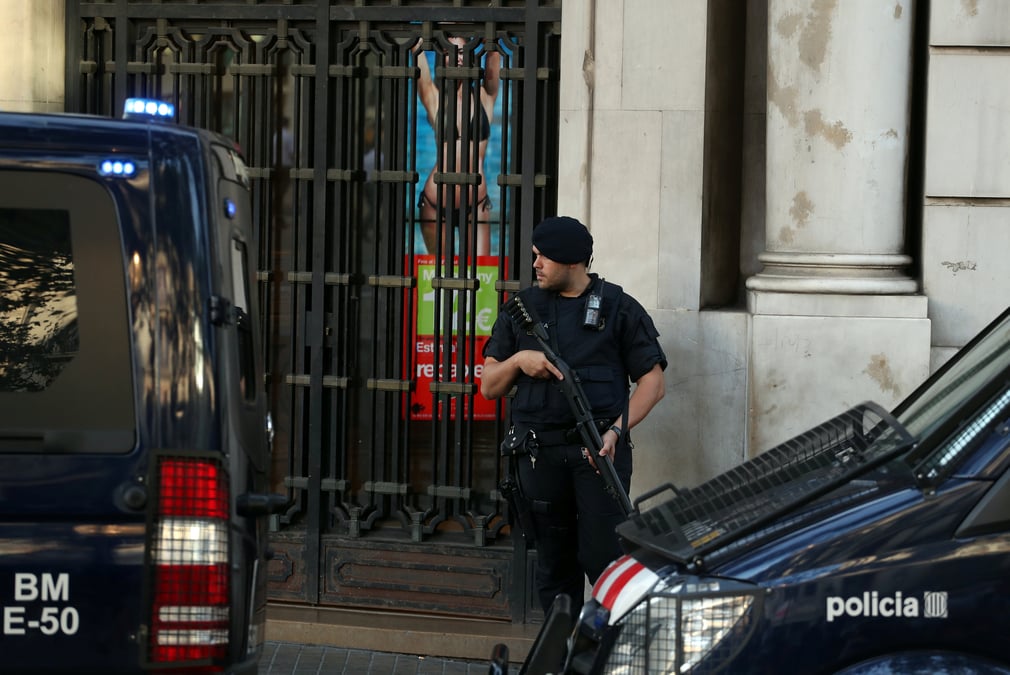 Catalogne: madrid a signale un utilitaire blanc a la france
