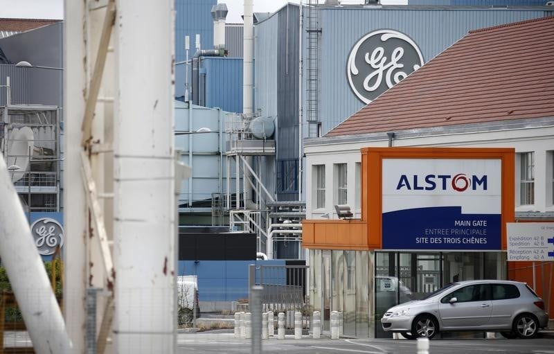 François Hollande juge l'offre de GE pour Alstom insuffisante