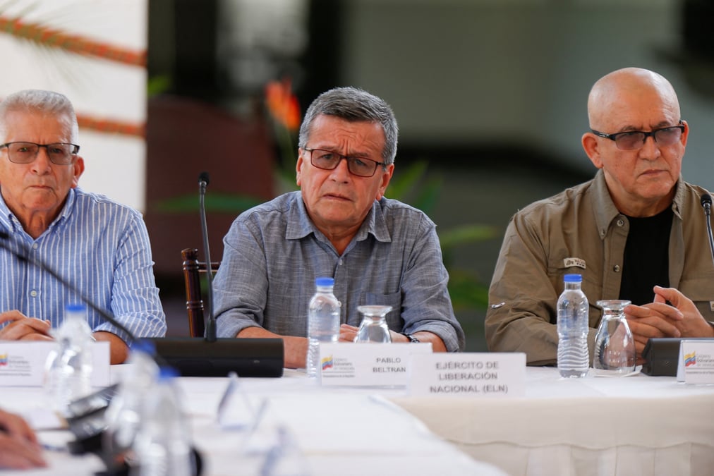 Des membres du gouvernement colombien et une delegation de l'armee de liberation nationale (eln) s'adressent aux medias, a caracas