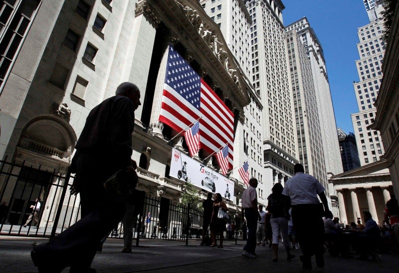 Wall Street ouvre en baisse, Amazon chute de plus de 10%