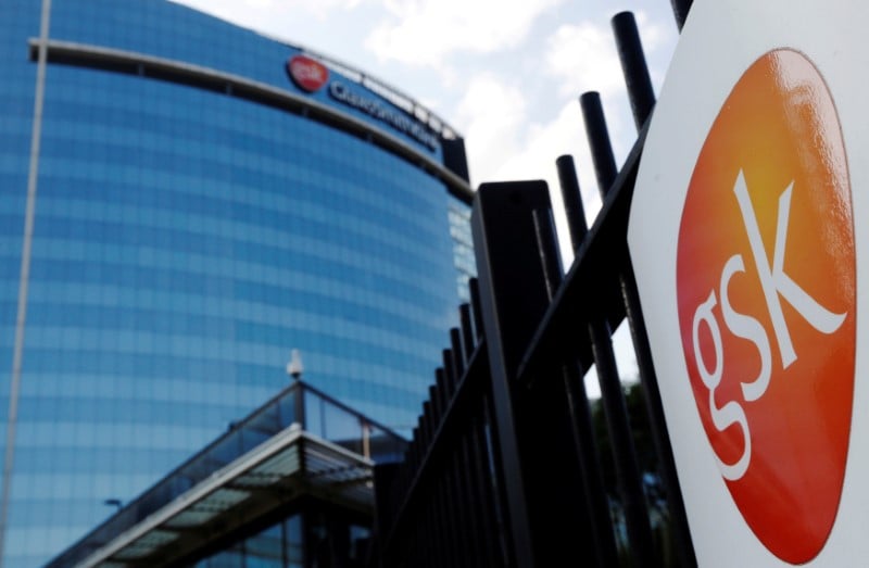 Gsk fait mieux que prevu au 2eme trimestre et reorganise sa recherche