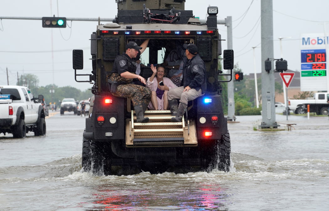 La police de houston a porte secours a 2.000 personnes en 24h