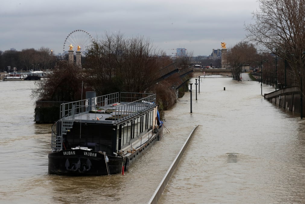 Le pic de crue de la seine attendu dans la nuit de dimanche a lundi
