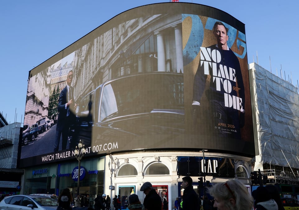 La sortie au cinema du prochain james bond encore repoussee
