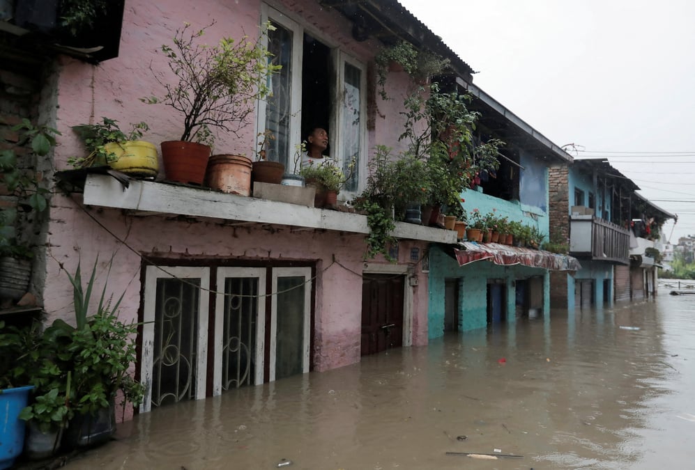 Une zone inondee par le debordement de la riviere bagmati a katmandou, au nepal