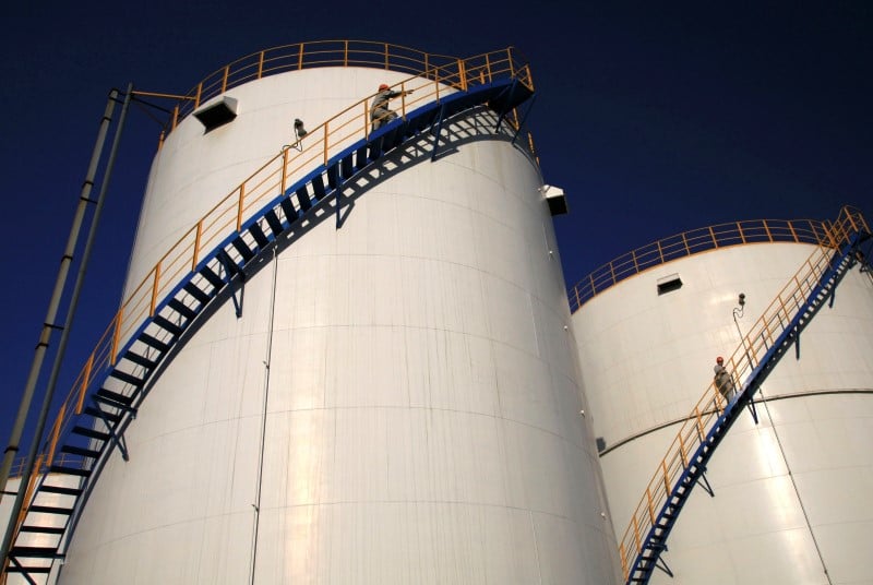 Pour l'aie, le marche petrolier restera sature jusqu'a fin 2016