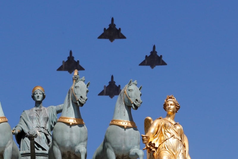 « une politique économique avisée de la part du prochain gouvernement français, alors que les pays européens vivent sous la menace de la Russie, devrait commencer par investir massivement dans des capacités industrielles de défense souveraines » (Le groupe Mars)