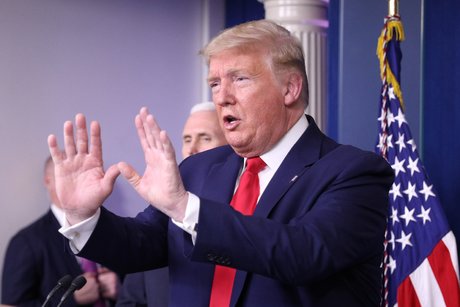 Trump recommande le port volontaire du masque