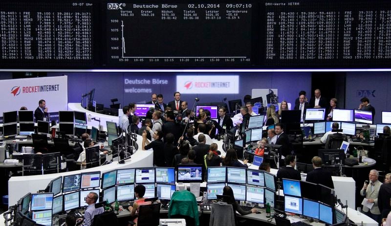 Les Bourses européennes poursuivent leur repli à la mi-séance