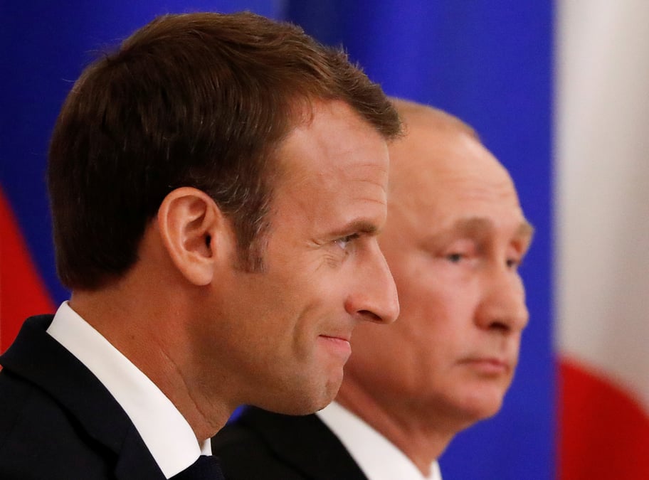 Ukraine: macron exclut une levee des sanctions sans avancees