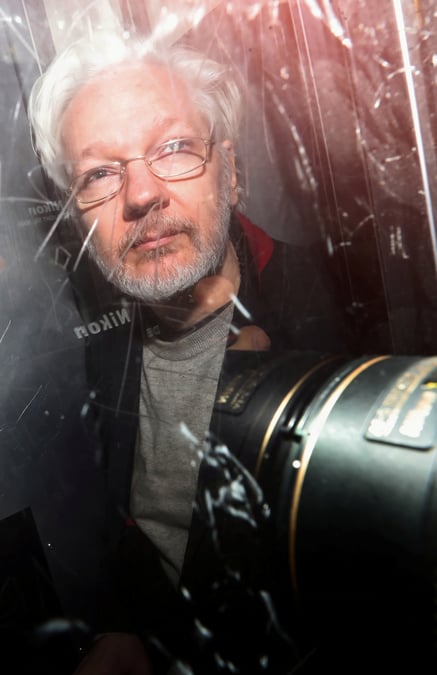 Audience ajournee au proces en extradition d'assange pour cause de coronavirus