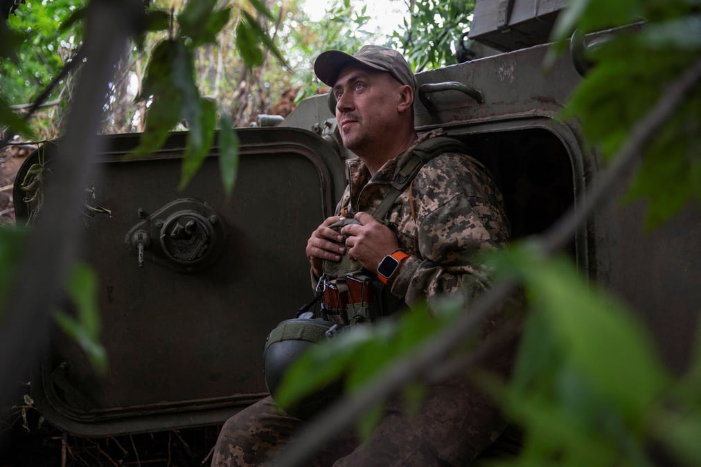 Un soldat ukrainien dans la region de donetsk