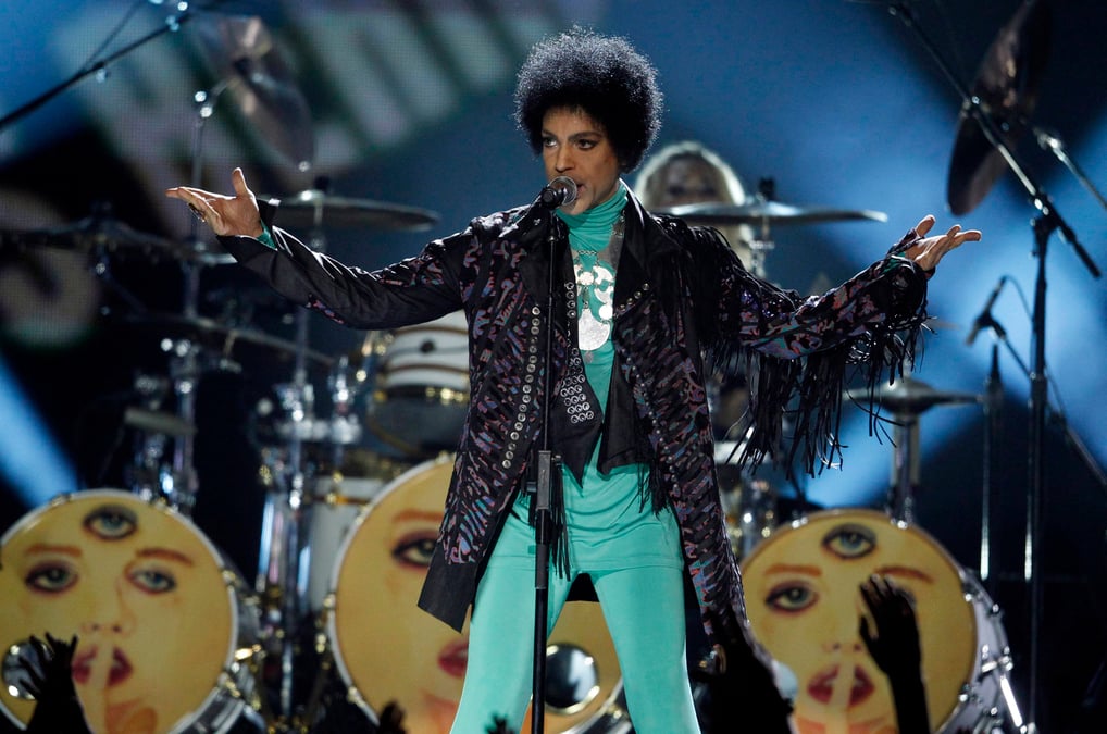 Prince remonte sur scene pour la paix a baltimore