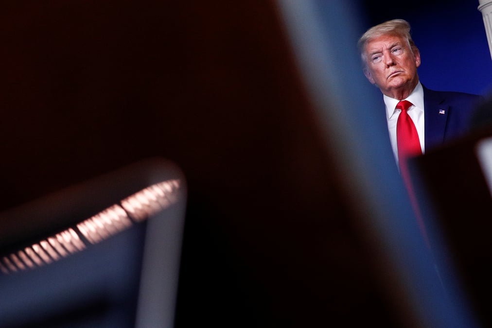 Trump ordonne l'arret des exportations de masques