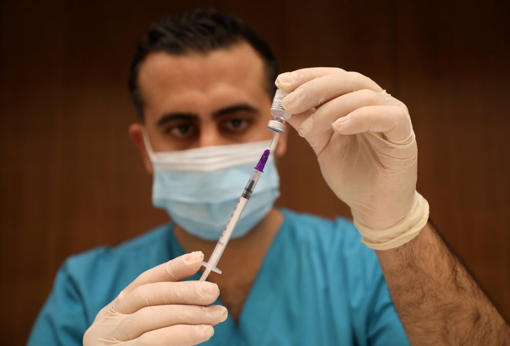 Premier arrivage de vaccins covid au liban, sous l'oeil de la banque mondiale