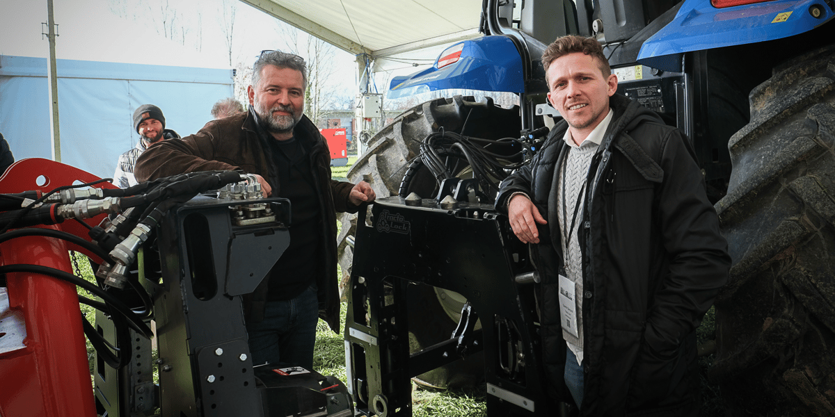 La petite entreprise audoise Tracto Lock a mis point une interface qui permet d'effectuer les opérations d'attelage depuis la cabine du tracteur, sans pénibilité, sans risque et avec un vrai gain de temps.