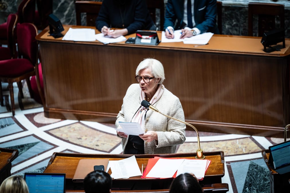 Catherine Vautrin, ministre de la Santé, espère un examen du texte au Sénat dès cet automne.