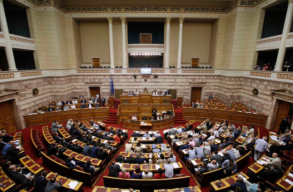 Les debats enlises au parlement grec