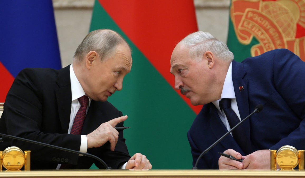 Le president russe, vladimir poutine, et le president bielorusse, alexandre loukachenko, a minsk