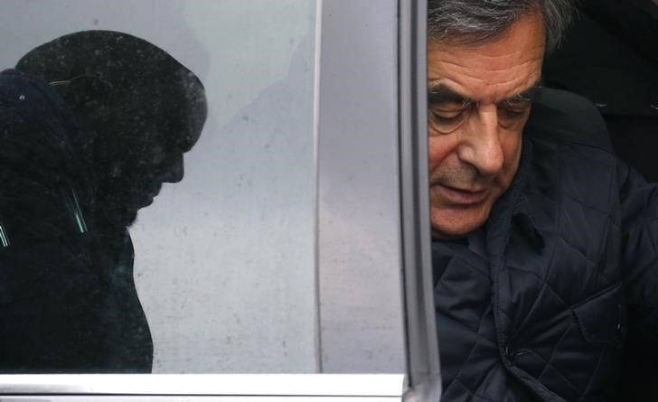 Fillon presente un programme sante remanie