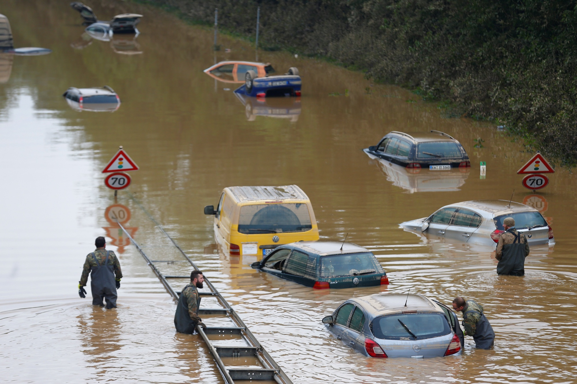Allemagne, inondations, crues, BundeswehrDe chine en allemagne, des crues revelatrices de la vulnerabilite climatique