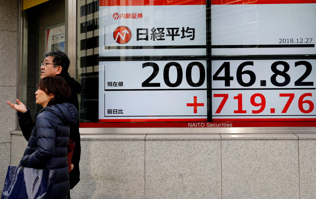 Tokyo finit en hausse