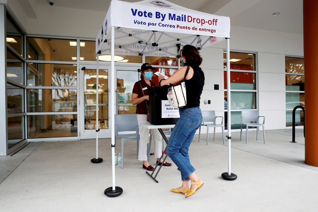 Plus de 4 millions d'americains ont deja vote, taux de participation record en vue