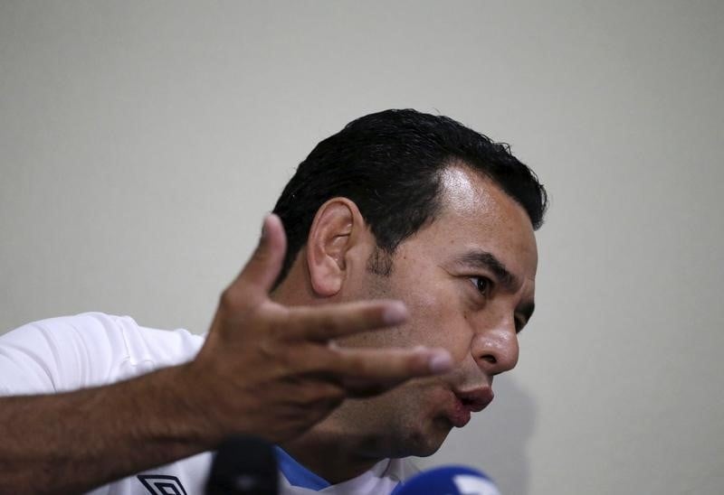 Jimmy morales face a sandra torres au second tour de la presidentielle au guatemala
