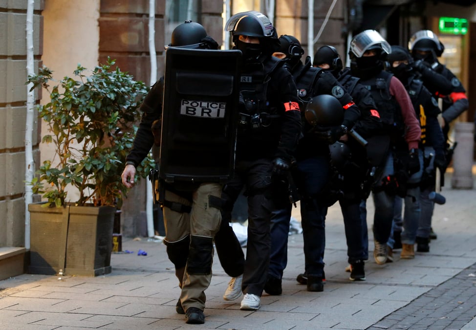 "la traque se poursuit" pour retrouver le tireur de strasbourg