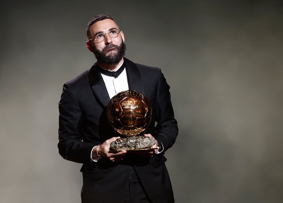 Karim benzema, du real madrid, apres avoir remporte le ballon d'or.