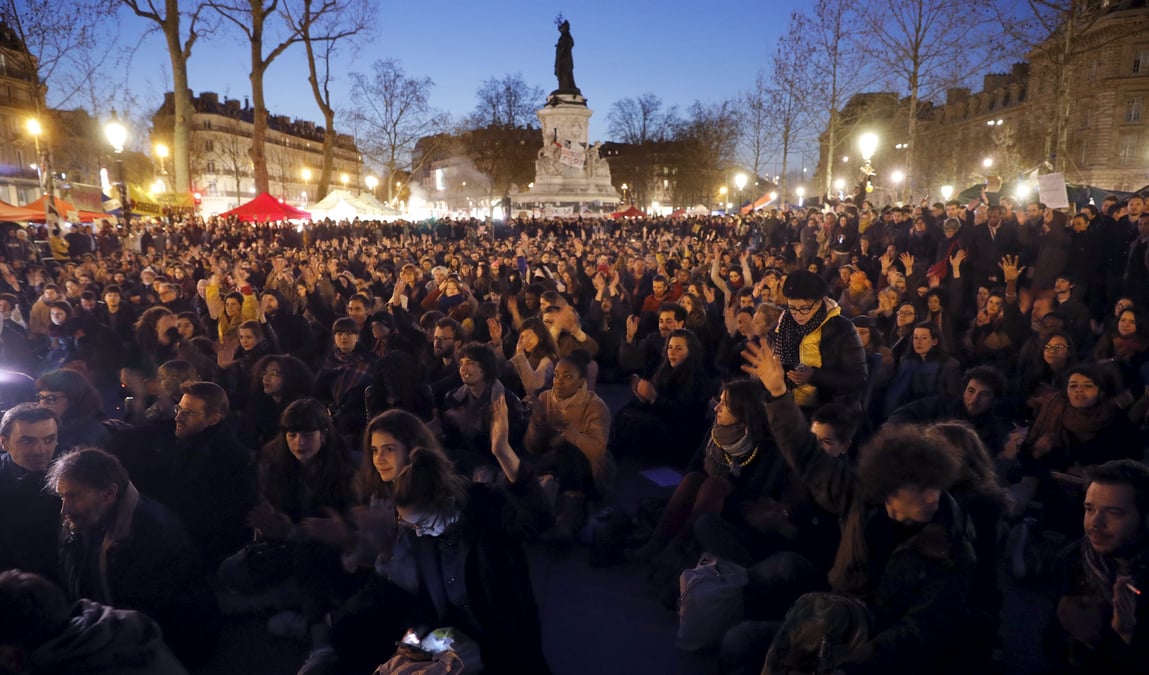 Des violences a paris creent le debat sur le mouvement "nuit debout"