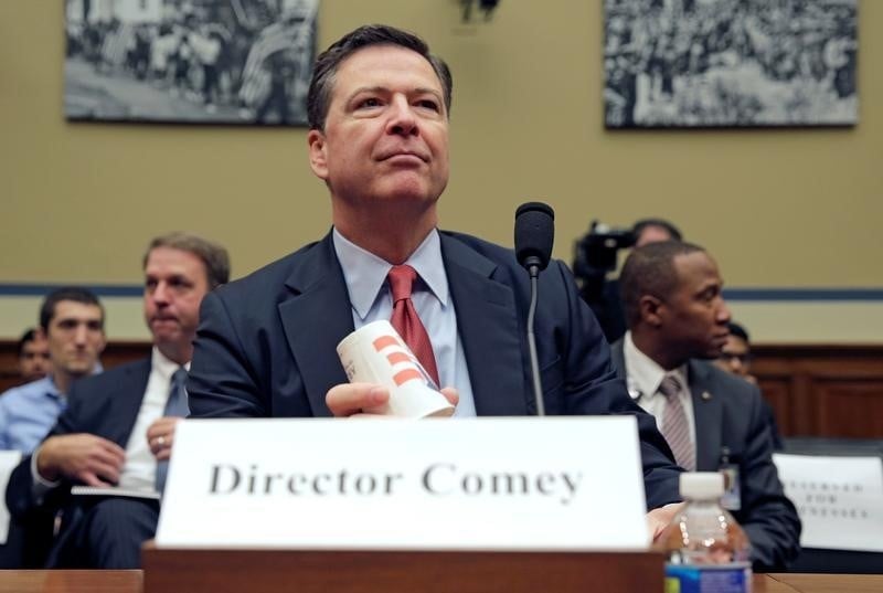 Le fbi rouvre le dossier des courriels de clinton