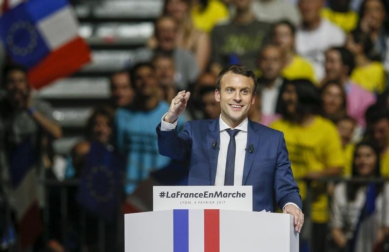 Un sondage opinionway prevoit un duel macron-le pen