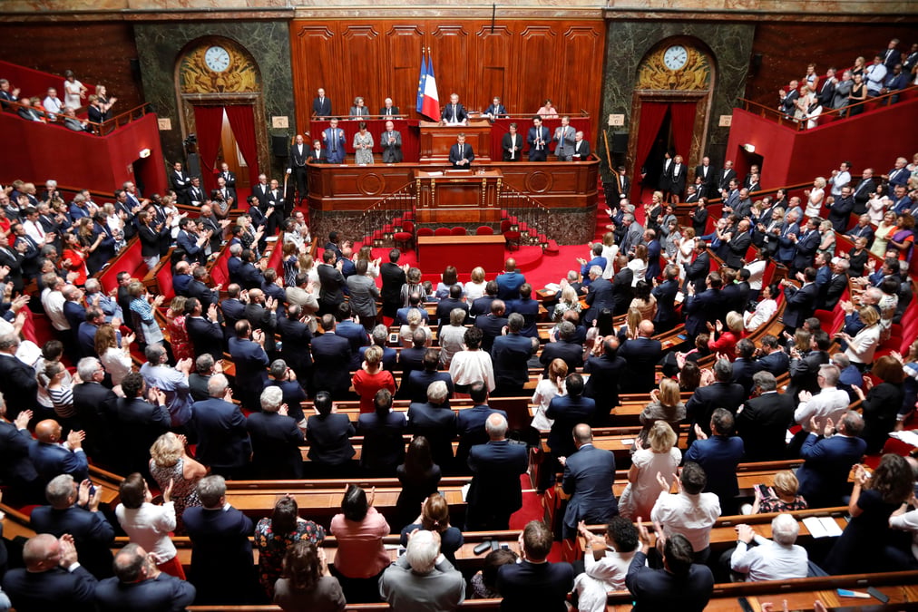 Rentree politique mesuree pour des partis convalescents