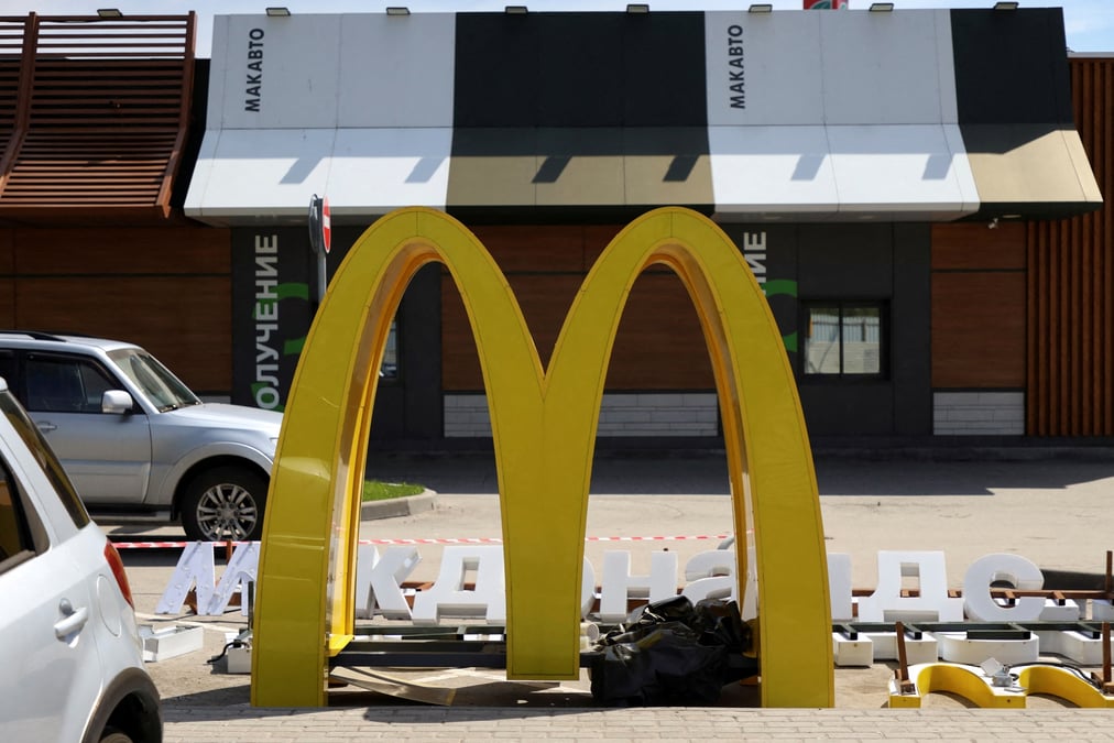 "fun and tasty", une possibilite de nom pour le successeur russe de mcdonald's