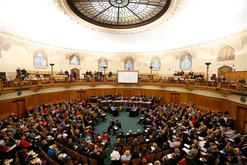 L'Eglise d'Angleterre ouvre la voie à des femmes évêques en 2014